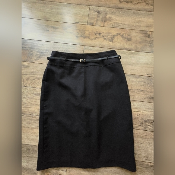 Liz Claiborne Dresses & Skirts - Liz Claiborne Black Size 4 Skirt